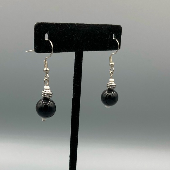 Simple & Classic Black & White Drop Earringd - Picture 3 of 3
